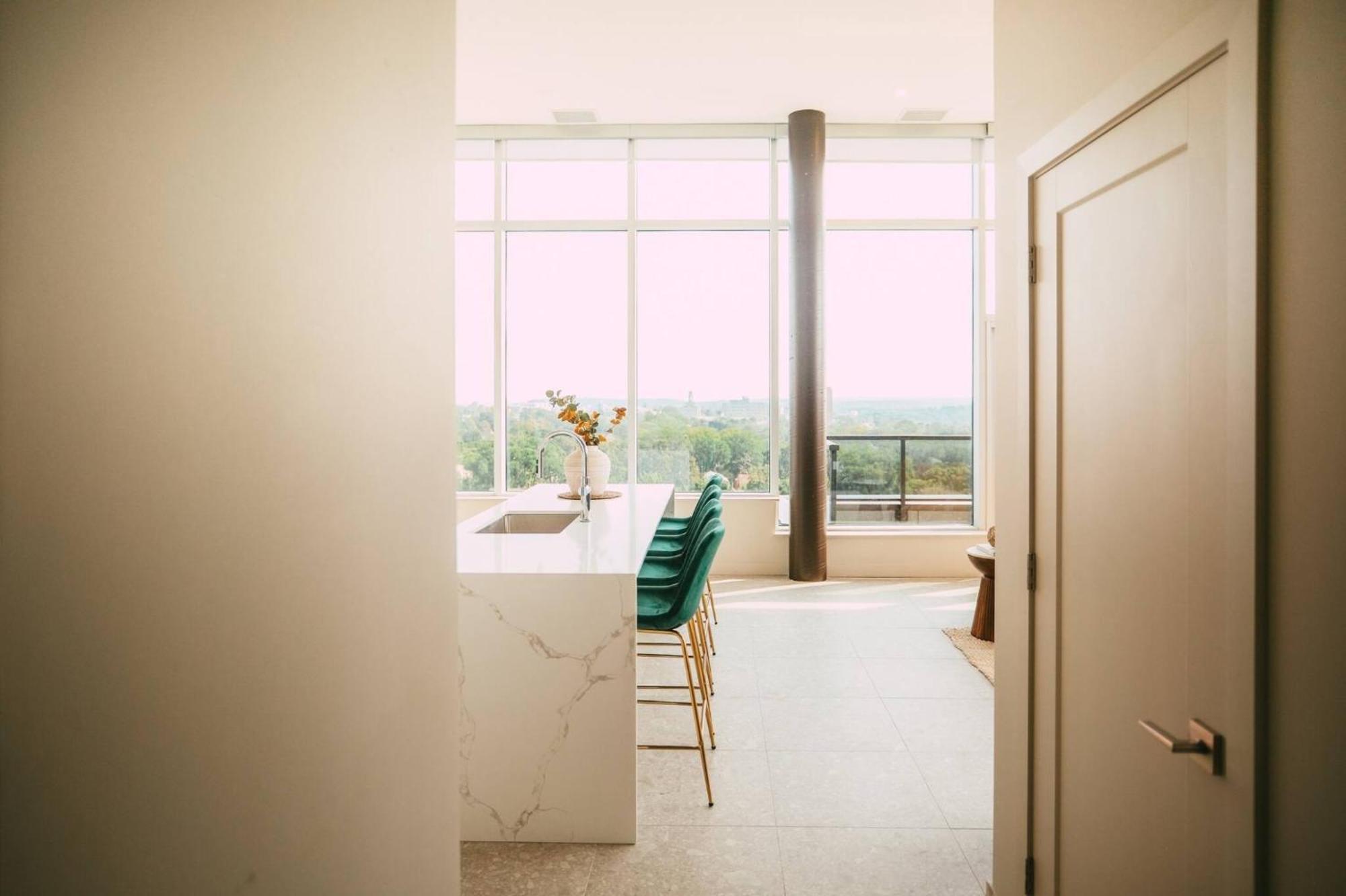 New - Luxury 2Br Penthouse Apt In Central ハリファックス エクステリア 写真