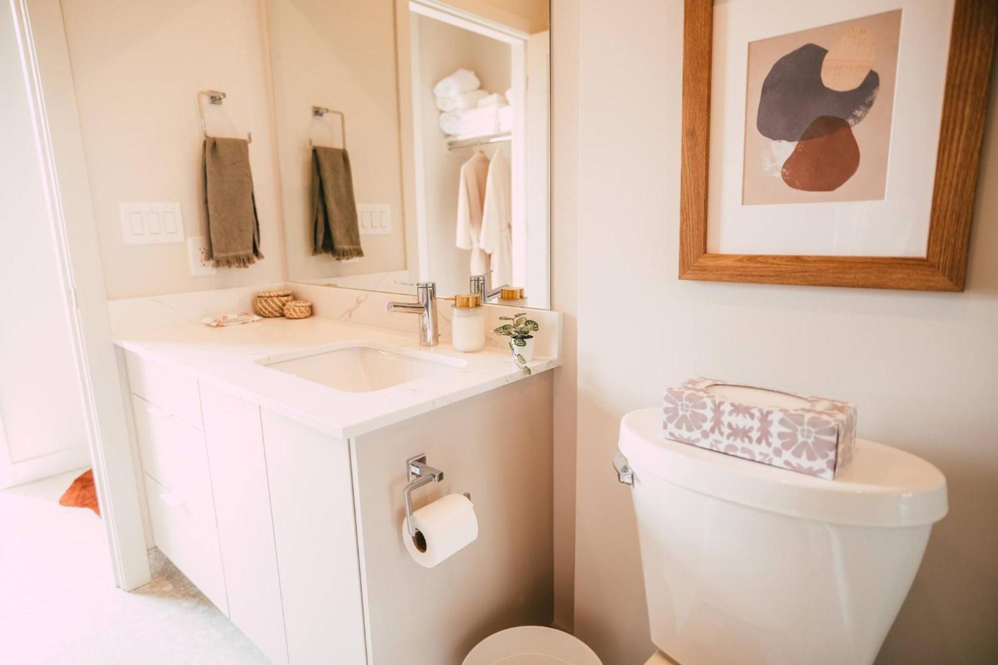 New - Luxury 2Br Penthouse Apt In Central ハリファックス エクステリア 写真